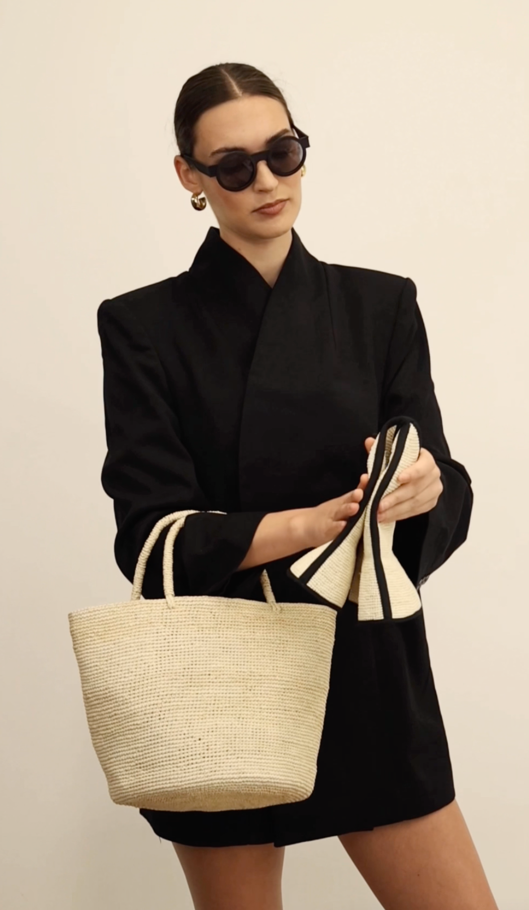 Woven straw tote bag made from natural toquilla straw, named Sandra - Foldable