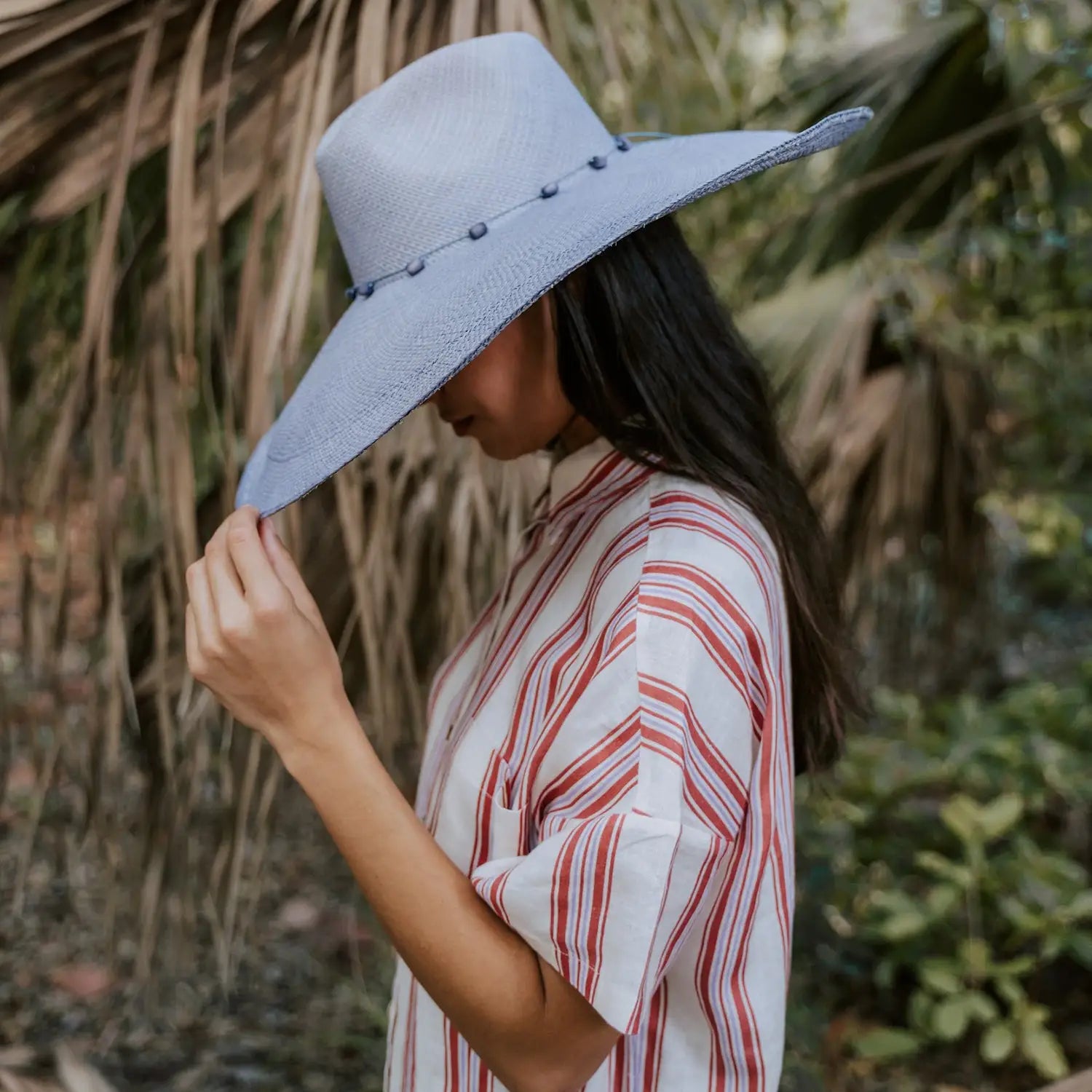 EXTRA WIDE BRIM