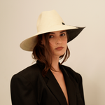 Wide-brimmed Cassis hat made of toquilla straw and sustainable materials