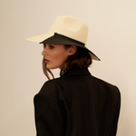 Two-tone wide-brimmed Cassis hat made from toquilla straw and sustainable materials