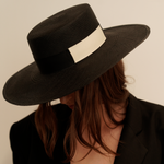Black straw boater hat Kuntur - Wide Brim made of natural toquilla straw