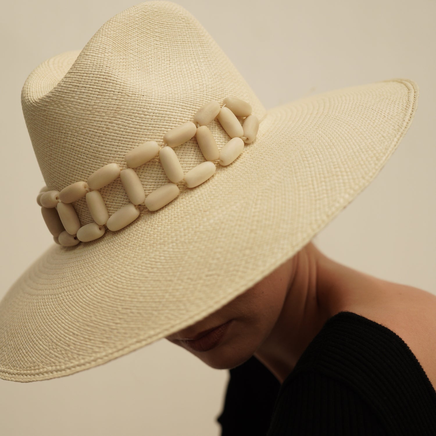 Beaded straw hat Ine made from toquilla straw and sustainable materials